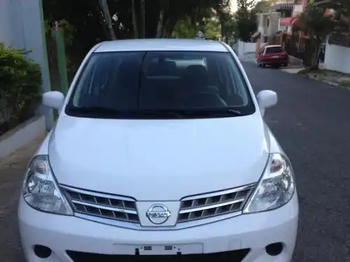 Nissan TIIDA  2009