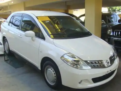 Nissan TIIDA  2009
