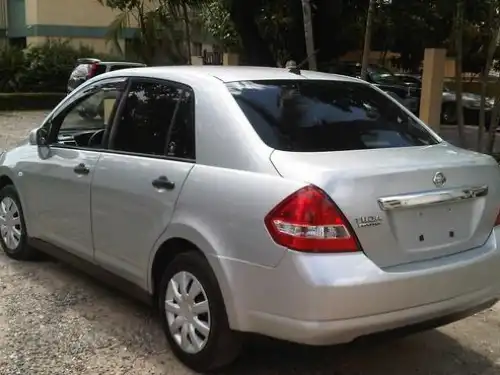 Nissan TIIDA  2009