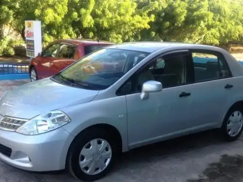 Nissan TIIDA  2010