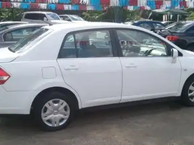 Nissan TIIDA  2012