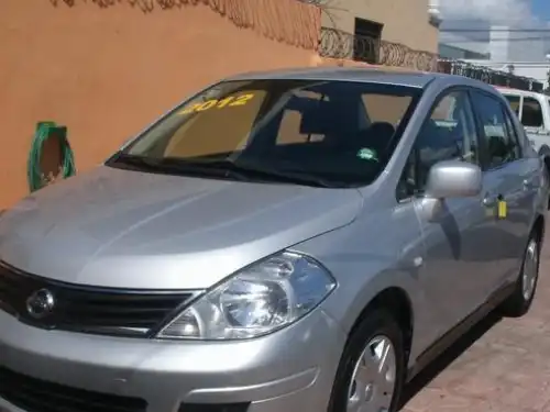 Nissan TIIDA  2012