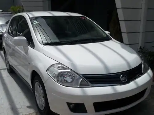 Nissan TIIDA  2012
