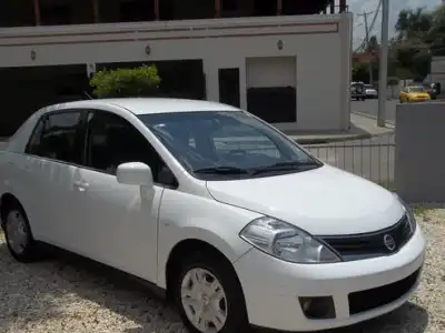 Nissan TIIDA  2012