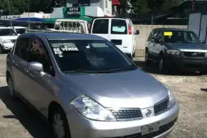 Nissan TIIDA Hatchback 2005