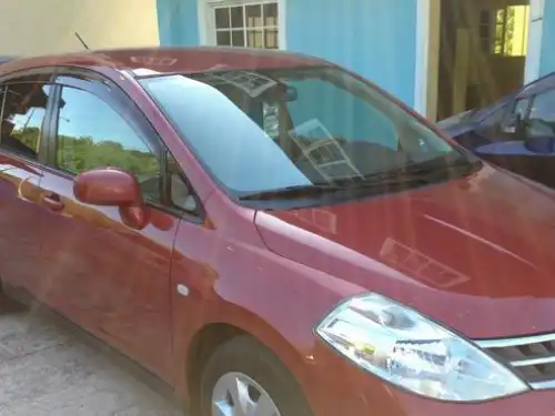 Nissan TIIDA Hatchback 2009