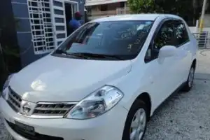 Nissan TIIDA Hatchback 2009