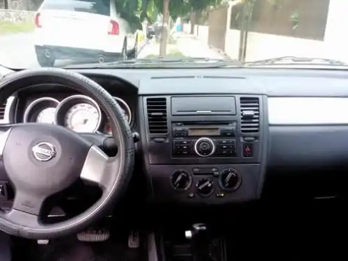 Nissan TIIDA Hatchback 2010