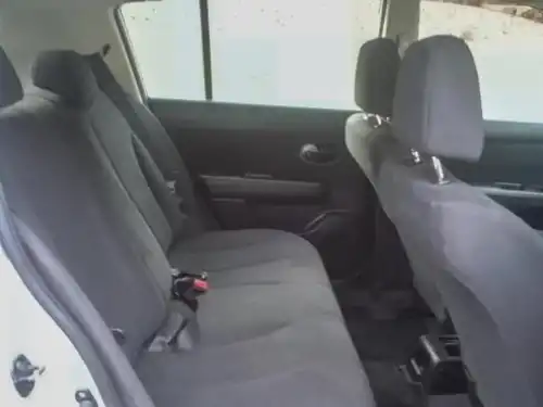 Nissan TIIDA Hatchback 2010