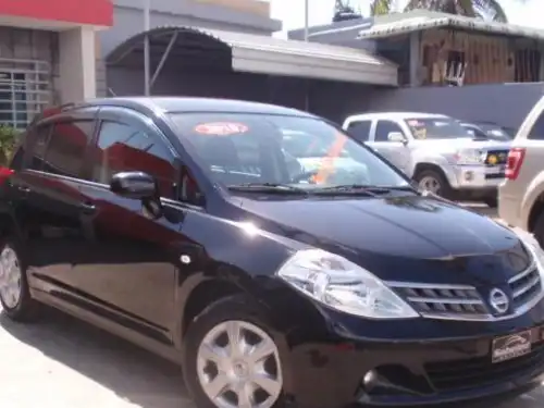 Nissan TIIDA Hatchback 2010