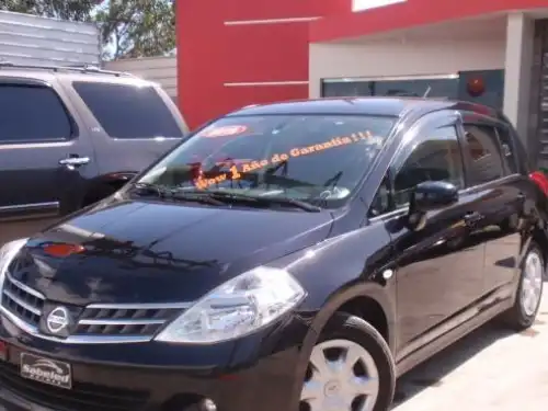 Nissan TIIDA Hatchback 2010