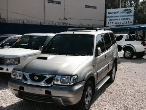 Nissan Terrano  2004