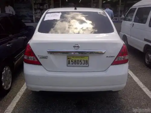 Nissan Tiida  2006  