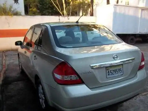 Nissan Tiida 2008