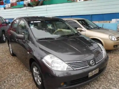 Nissan Tiida2007