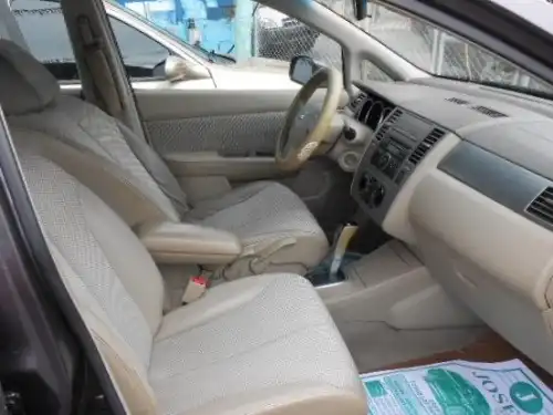 Nissan Tiida2007
