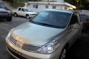 Nissan Tiida2008