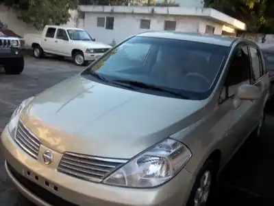 Nissan Tiida2008