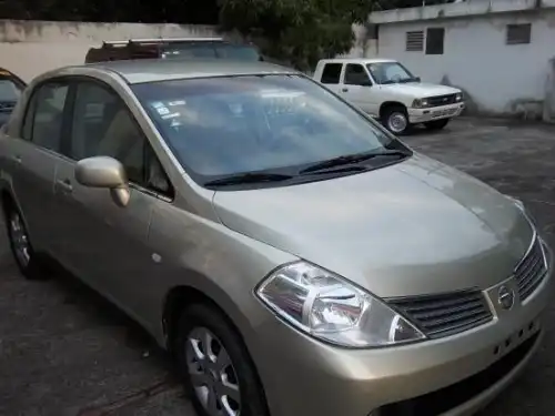 Nissan Tiida2008