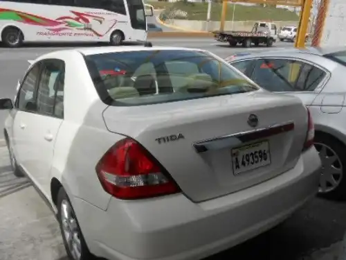 Nissan Tiida2008