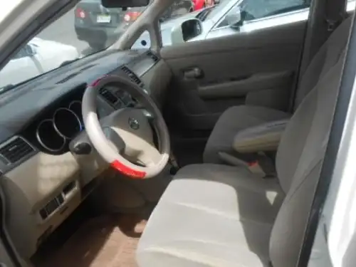 Nissan Tiida2008