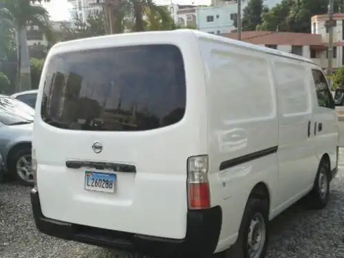 Nissan Urvan  2010