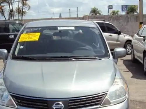 Nissan Versa  2008