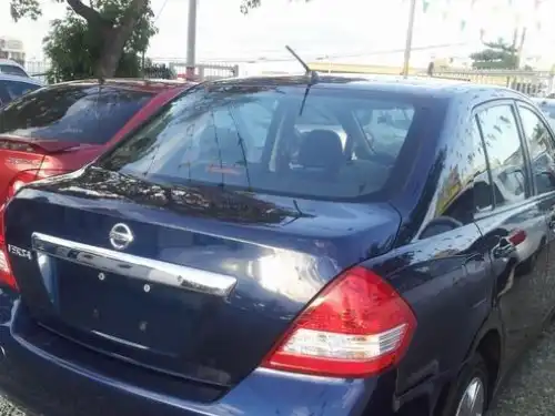 Nissan Versa  2010