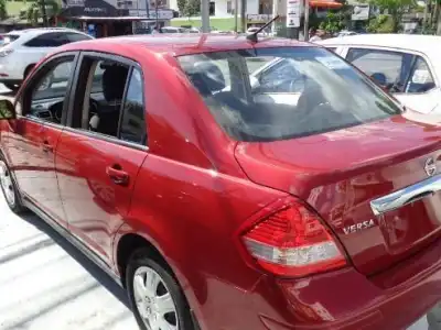 Nissan Versa  2010