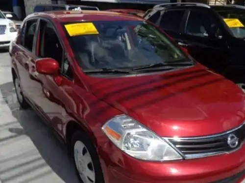 Nissan Versa  2010