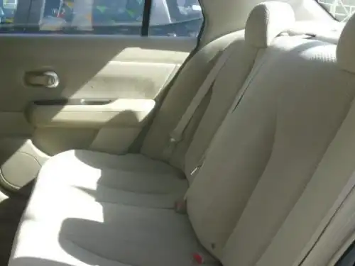 Nissan Versa  2010
