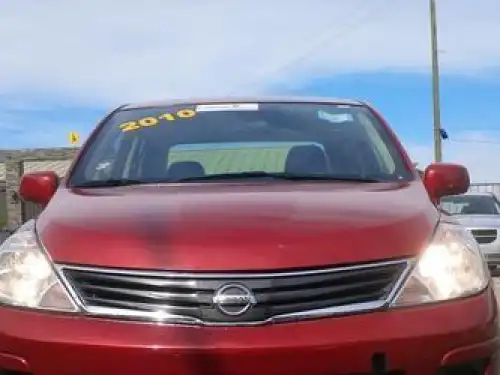 Nissan Versa  2010