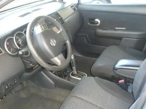 Nissan Versa  2010