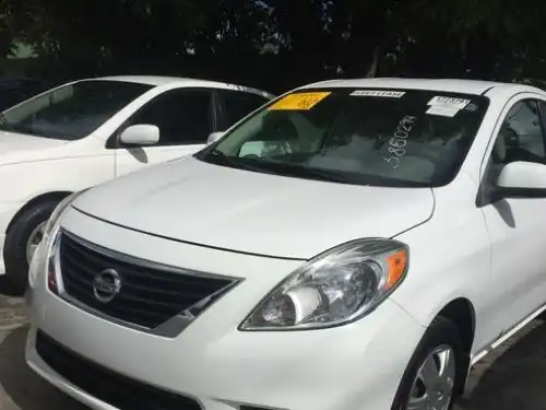 Nissan Versa  2012