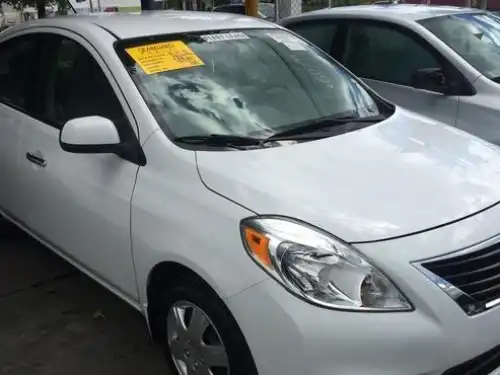 Nissan Versa  2012