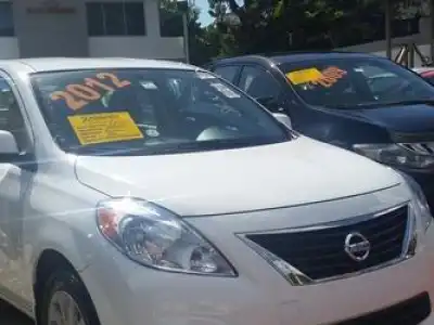 Nissan Versa  2012