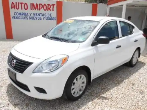 Nissan Versa 2012