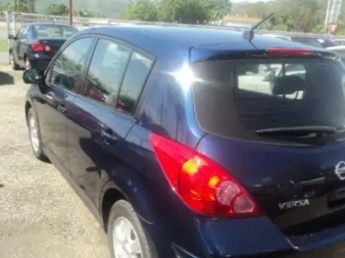 Nissan Versa Hatchback 2008