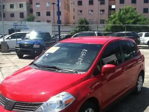Nissan Versa Hatchback 2008
