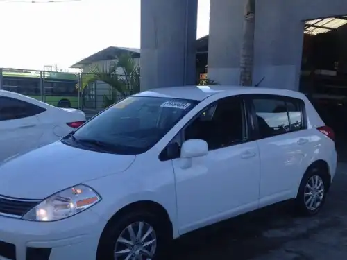 Nissan Versa Hatchback 2009