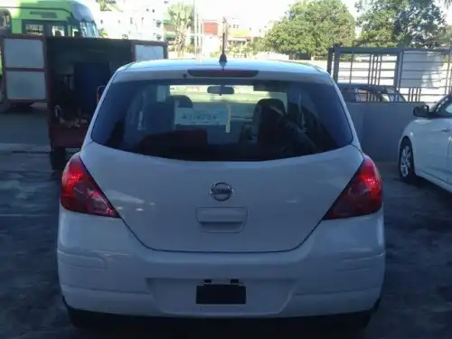 Nissan Versa Hatchback 2009