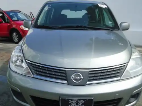Nissan Versa Hatchback 2009