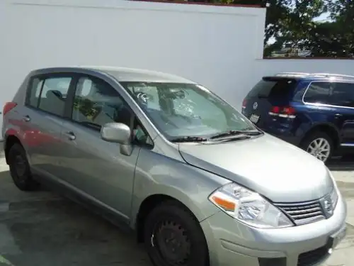Nissan Versa Hatchback 2009