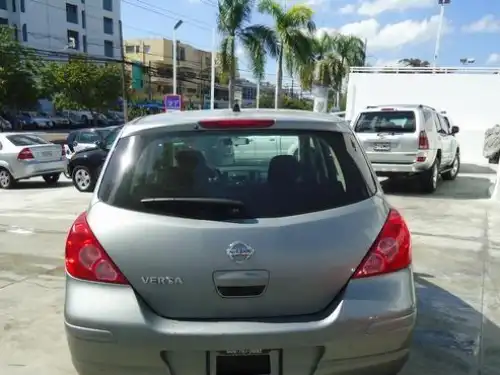 Nissan Versa Hatchback 2009