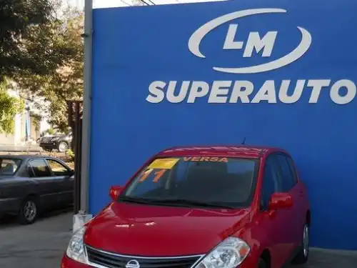 Nissan Versa Hatchback 2011