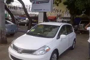 Nissan Versa SE 2007