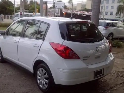 Nissan Versa SE 2007