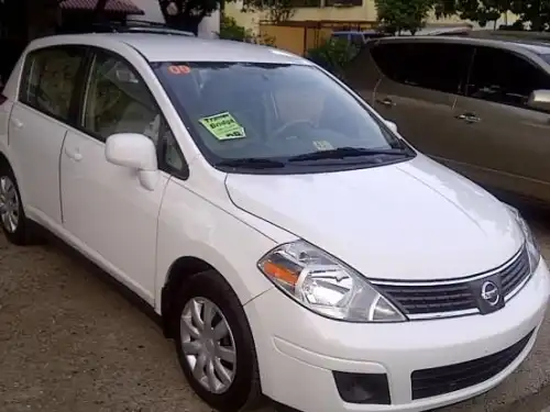 Nissan Versa SE 2007