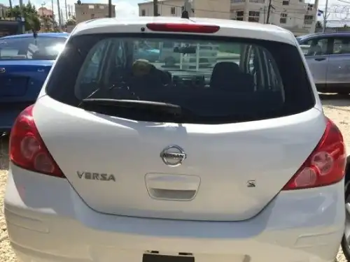 Nissan Versa SE 2007