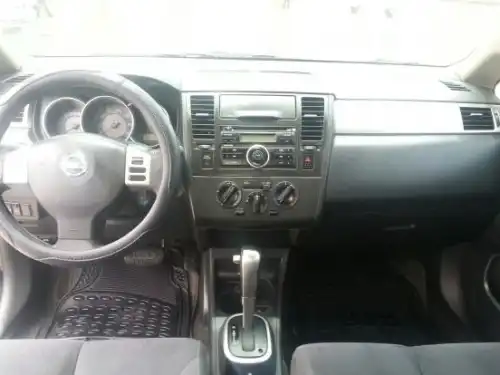 Nissan Versa SE 2008